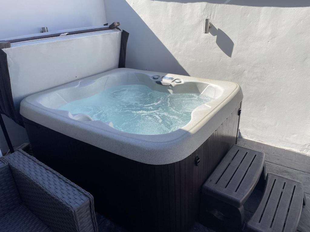 Quirky Cottage In The Centre Of Penrith With A Hot Tub Exterior foto